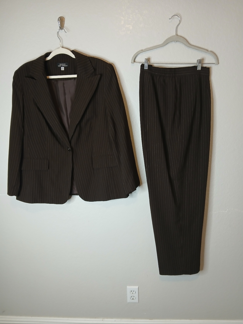 Giorgio Sant' Angelo Brown Pinstripe Suit Jacket & Matching Pants 2 Piece Set